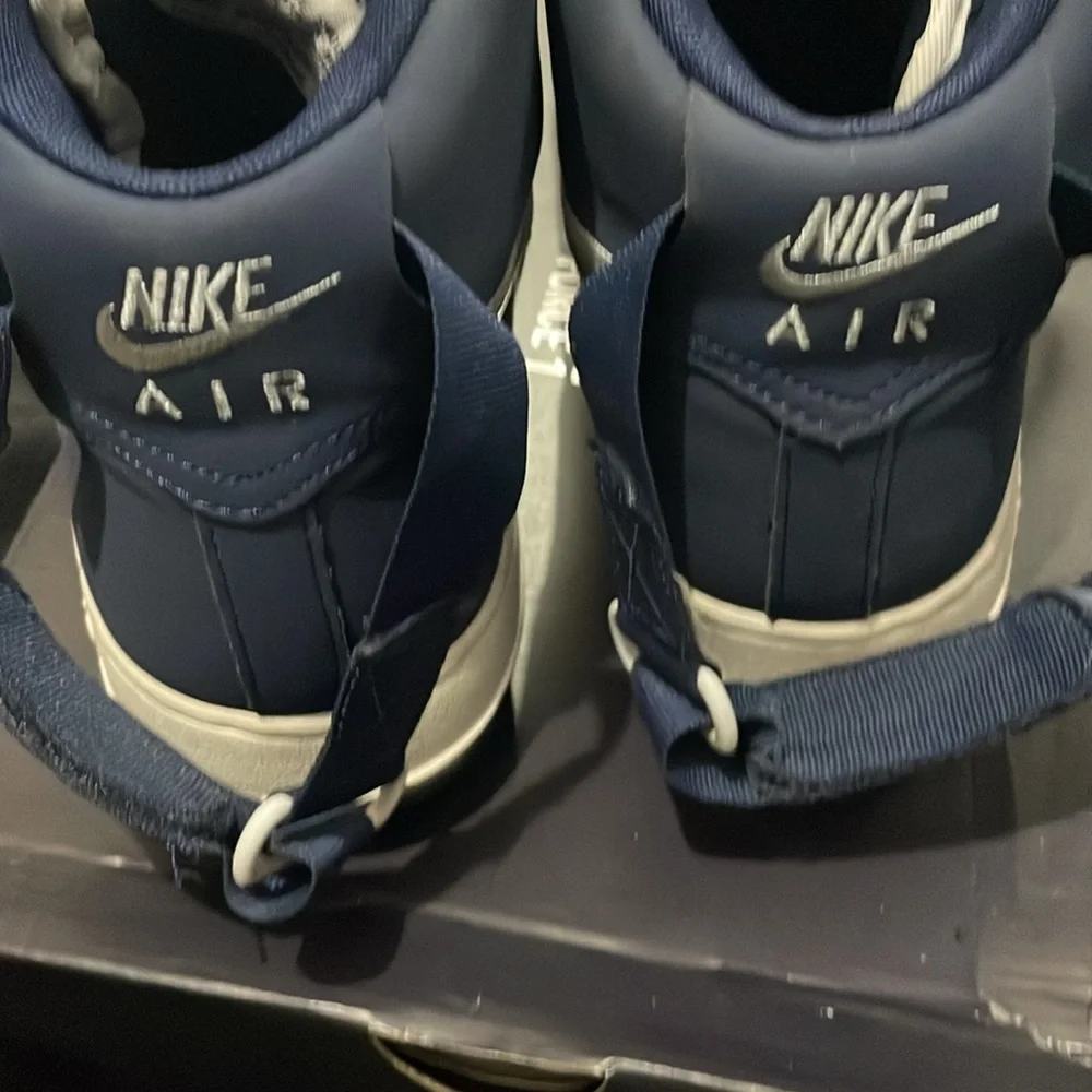 Nike color navy